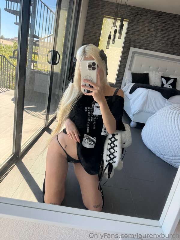 stop staring and start dm'ing me 😇