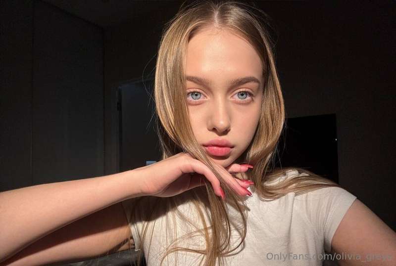 olivia_greys