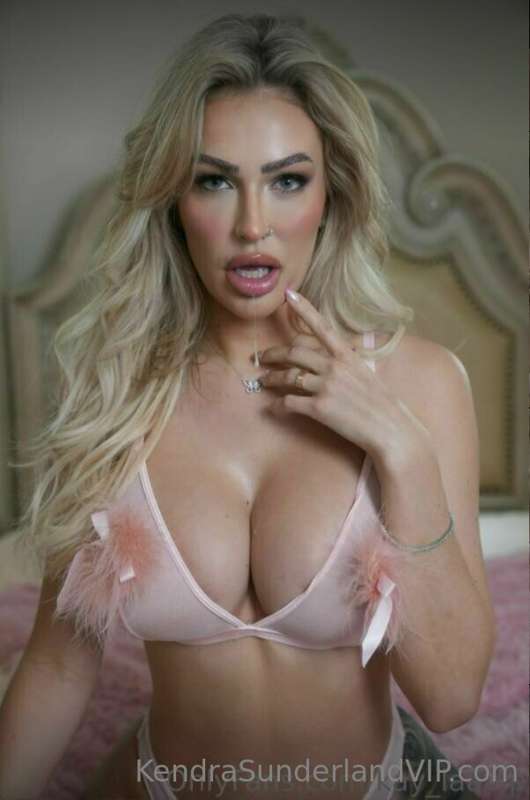 Photo 204 of Kendra Sunderland on Tocromo