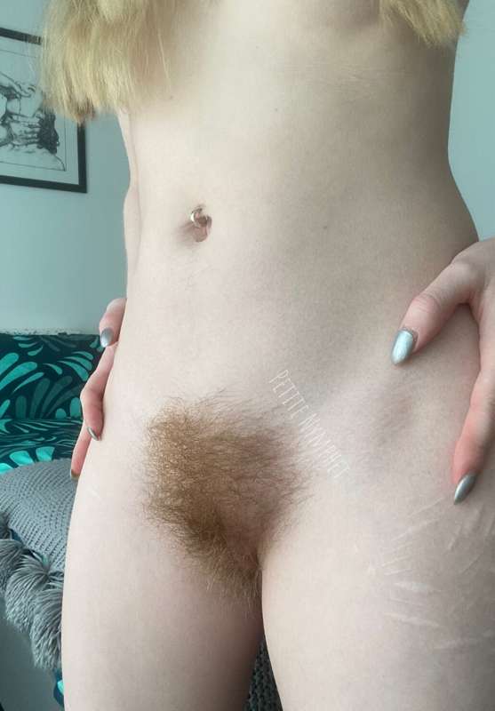 The biggest my bush has ever been! 🐱 Do you like my hairy ki..