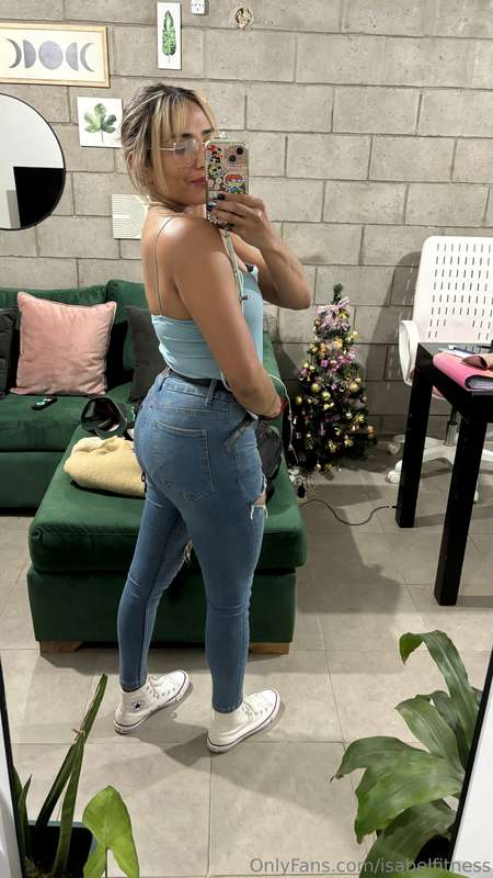 queenisabelfit image #0