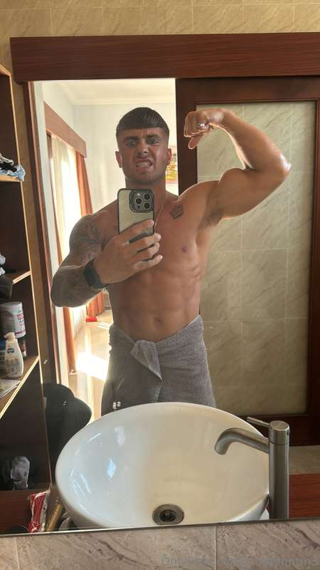 Treat yourself in the new year x https://onlyfans.com/jackso..