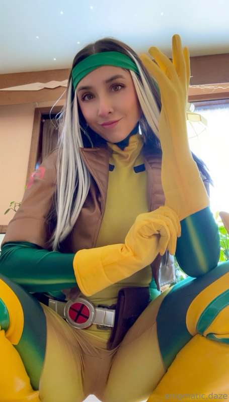 Anybody wanna try me? 🦹🏻‍♀️💥