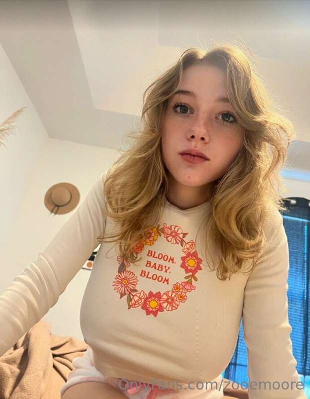 zooemoore photo