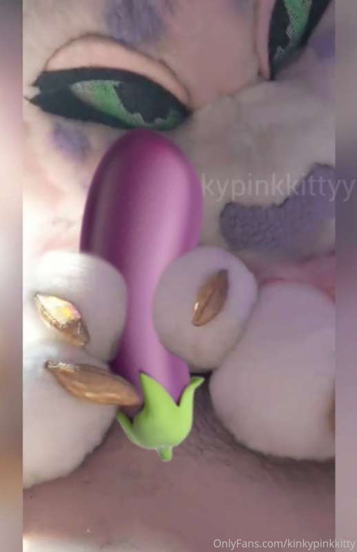 This sexy pup had quite the big bone to share with me! 😳💦
If..