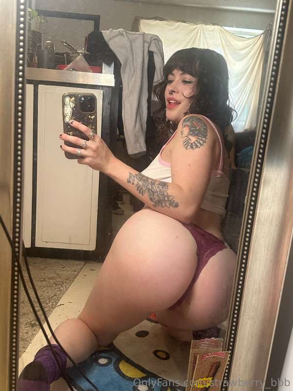 I wanna show u without the thong🍑🍑