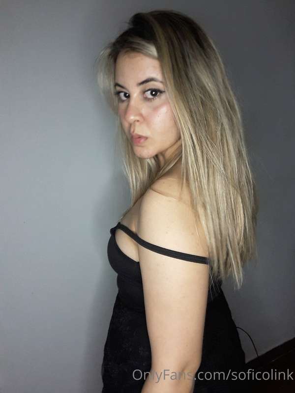 🖤  Do you like to see me in my black dress?