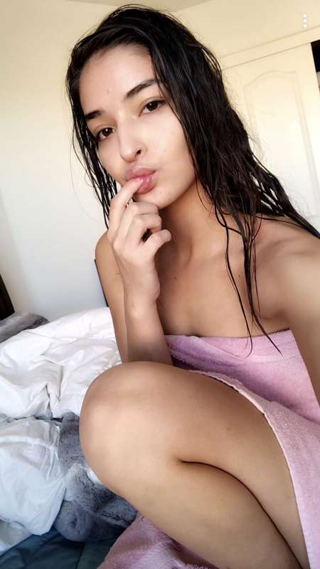 Foto 2 de Emily Willis no Tocromo
