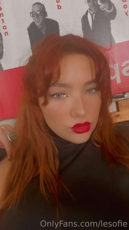 hola bebés❤️ ahora soy pelirroja, les gusta? 🥰😘 ya vieron lo..