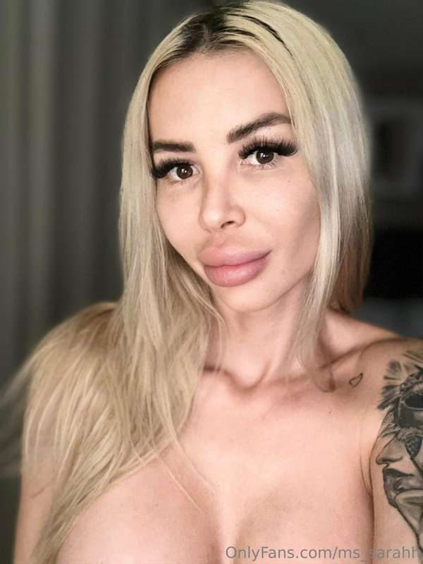 Would you like to join me watching some Netflix??😈💦