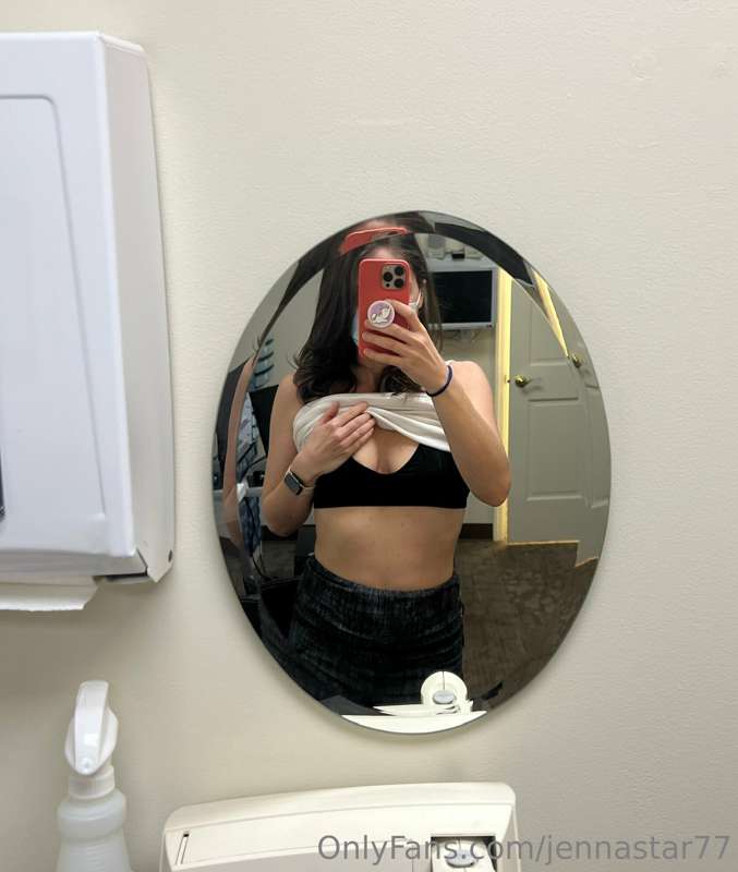 BUNDLE (45)
Stroke your hard cock to me 😈  You’re going to t..