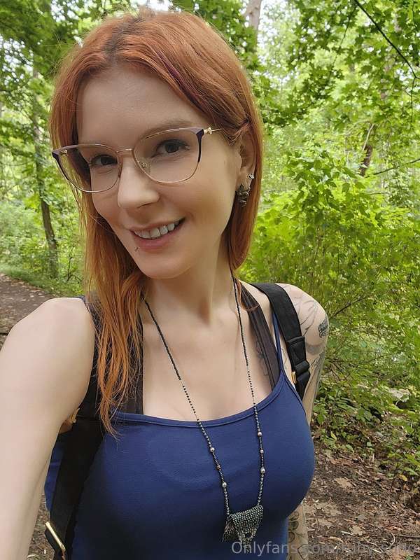 Just a lil healthy time in the ol' backyard 😉 