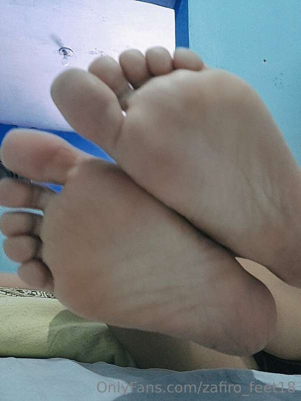 zafiro_feet18