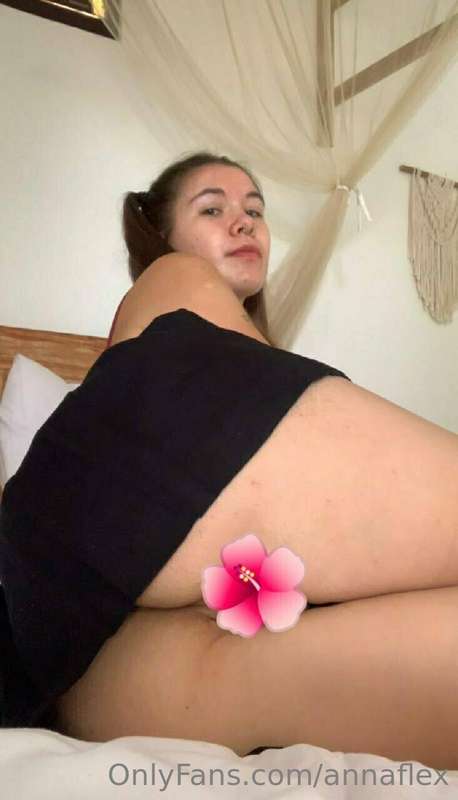 Smell of flower/try it/ folow free page https://onlyfans.com..