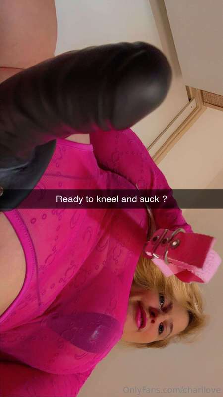 You know mommy loves to be sucked on her dick 😈🥵💦 be here on..