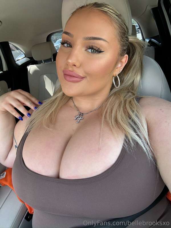 bellebrooksxo photo