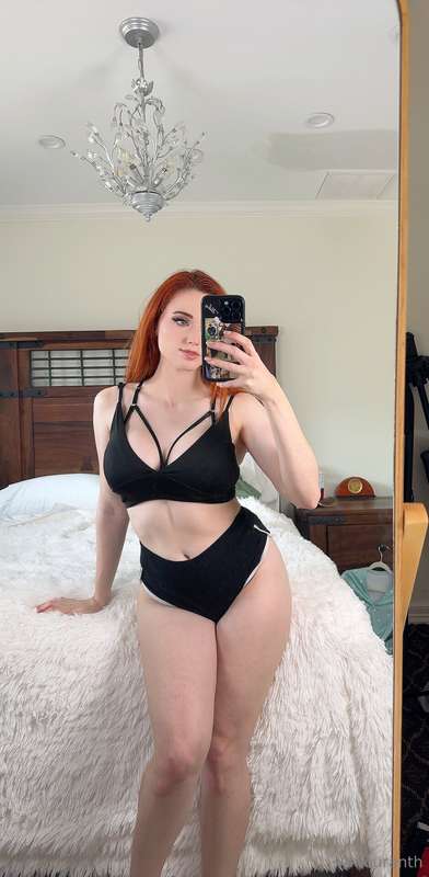 Photo 2 of Amouranth on Tocromo