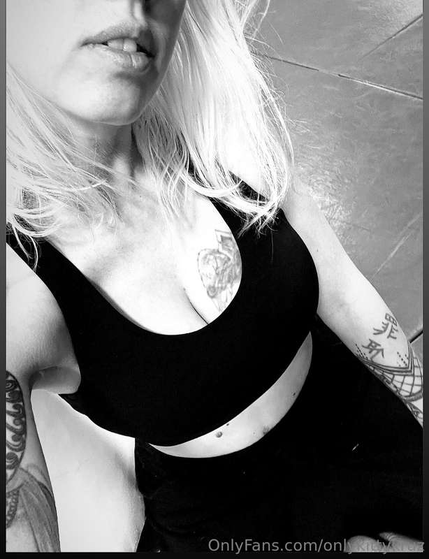 Just finished at the gym so hot and sweaty.. and a little bi..