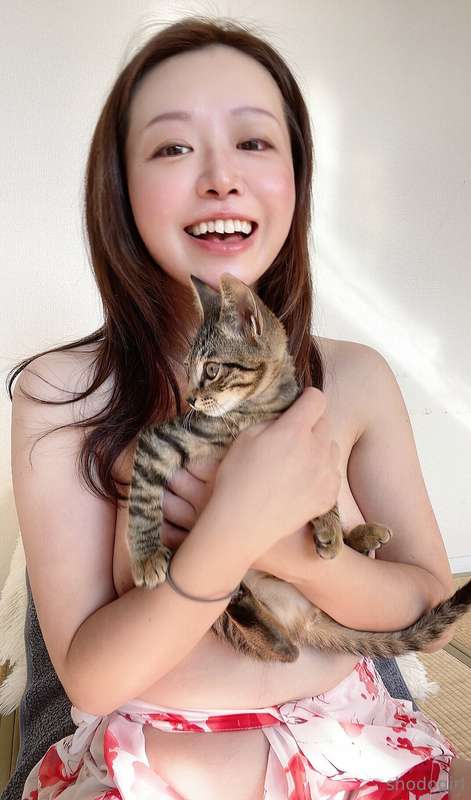 I wasn’t planning to take a photo… but my cat decided to hel..
