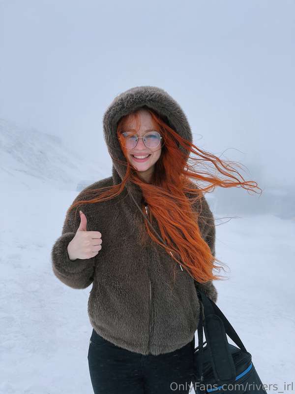 accidentally became the main character of a frozen survival ..