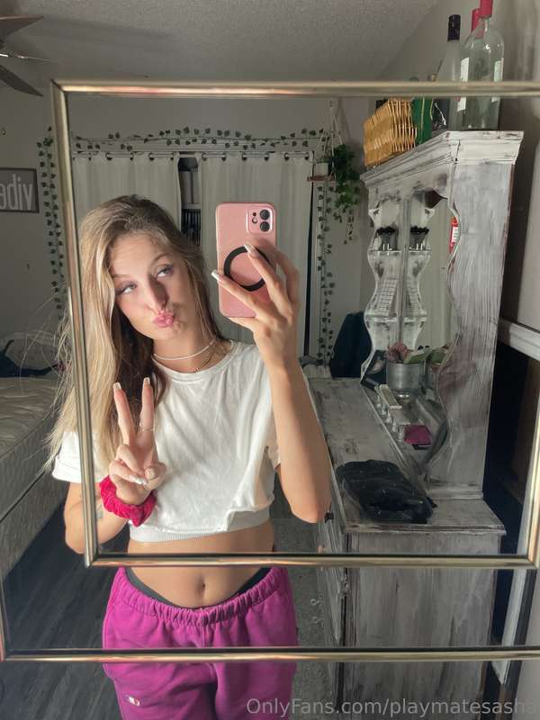 mirror selfie before getting back to cleaning, do i resemble..