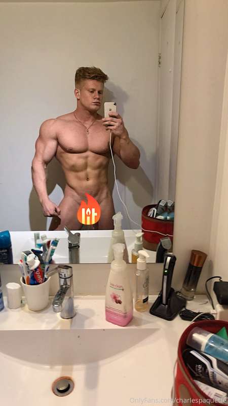 Shower time after a great legs day. 🚿