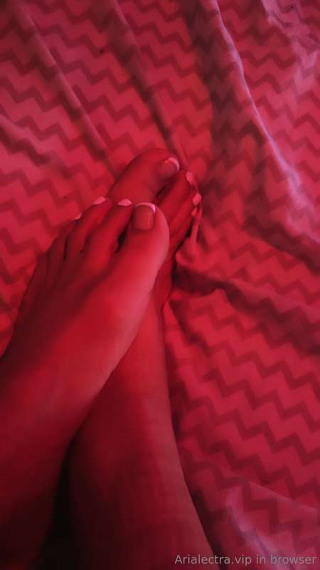 Serving noodles on my main onlyfans.com/arialectra .. cum su..