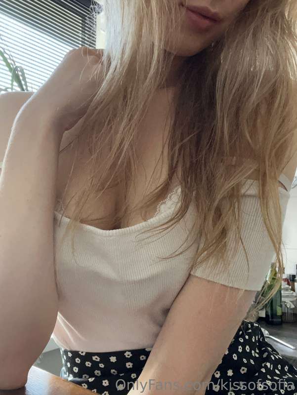 Waiting for my coffee like a good girl 😇✨