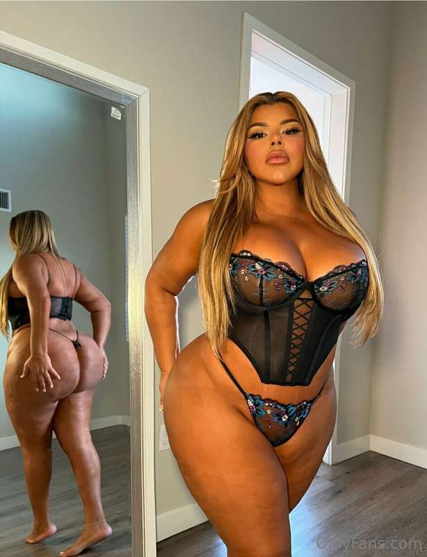 Got some new lingerie bby Wana see? 😈🤤🤤