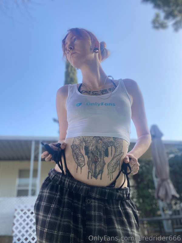 Going to be doing a little “tip to strip” live TODAY at 6pm ..