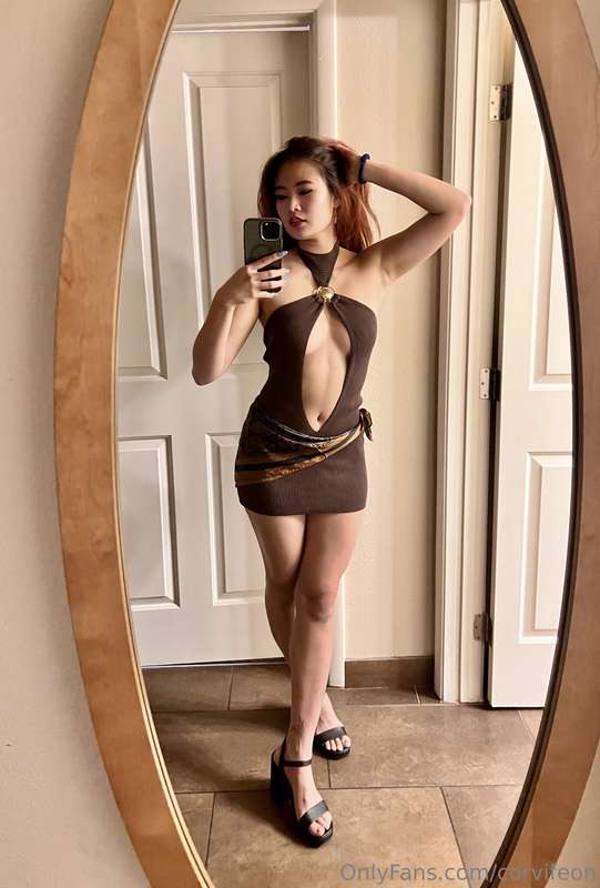 I didn’t choose this dress — it chose me…To distract, destro..