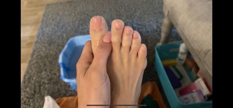 🦶🏼 Feet Content: Watch me give myself a pedicure! 😋😋