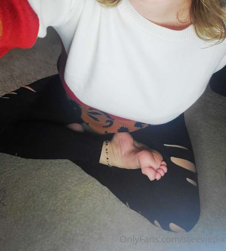 Half lotus pose. Eventually hoping to do full lotus so you g..