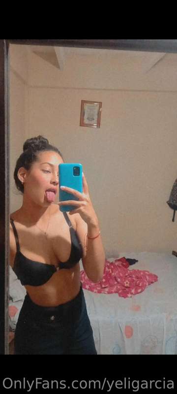 My tongue is there to lick you all 🤤
