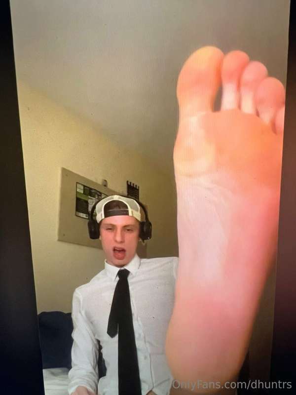 been getting a lot of feet requests, so hows this for starte..