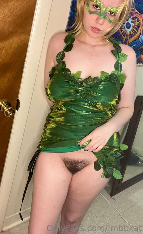It’s no surprise that Poison Ivy has a garden of her own gro..