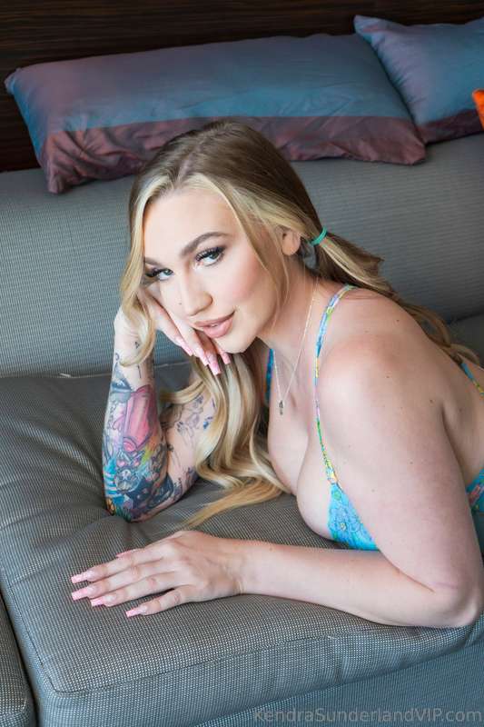 Photo 493 of Kendra Sunderland on Tocromo