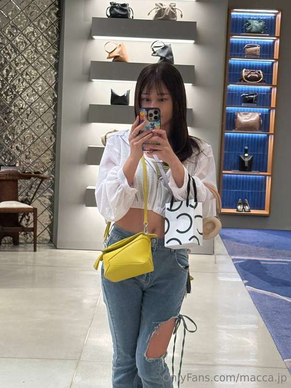 Do you like my outfit?^^ 