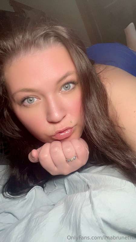 Gooood morning! Who wants to see me in some pretty blue ling..