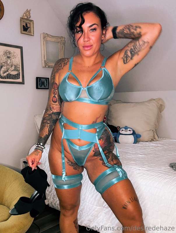 POV: You come home to mommy waiting for you like this 😊