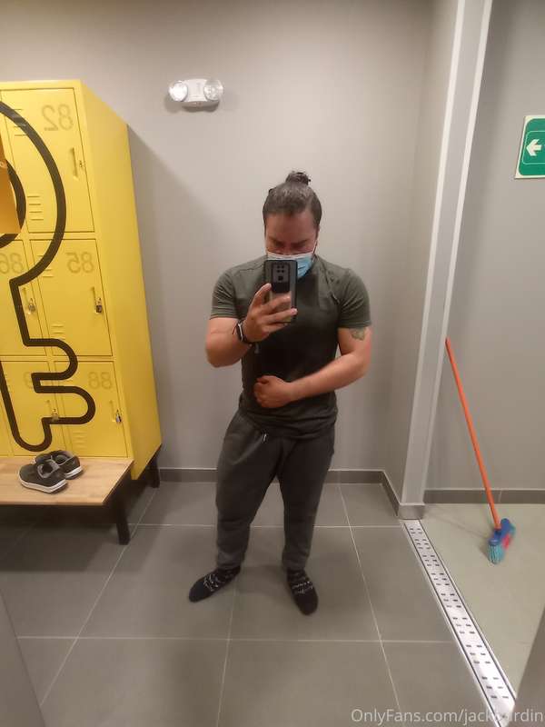 6 AM in the gym