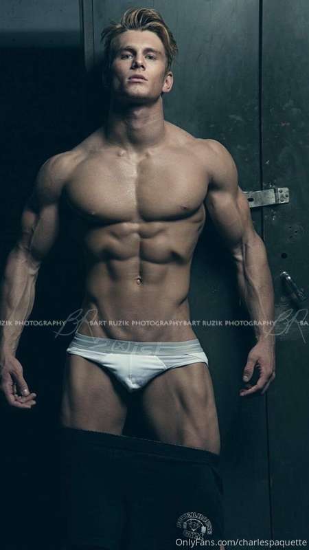 Quick #tbt to a shoot in NYC. Currently doing courses and st..