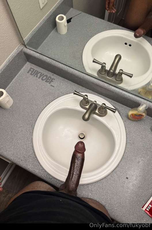 would u suck my dick 💦