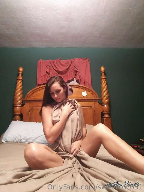 Who wants to play under the sheets with me