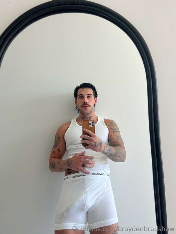 like the stache? anyone who has their resubs turned on is ge..