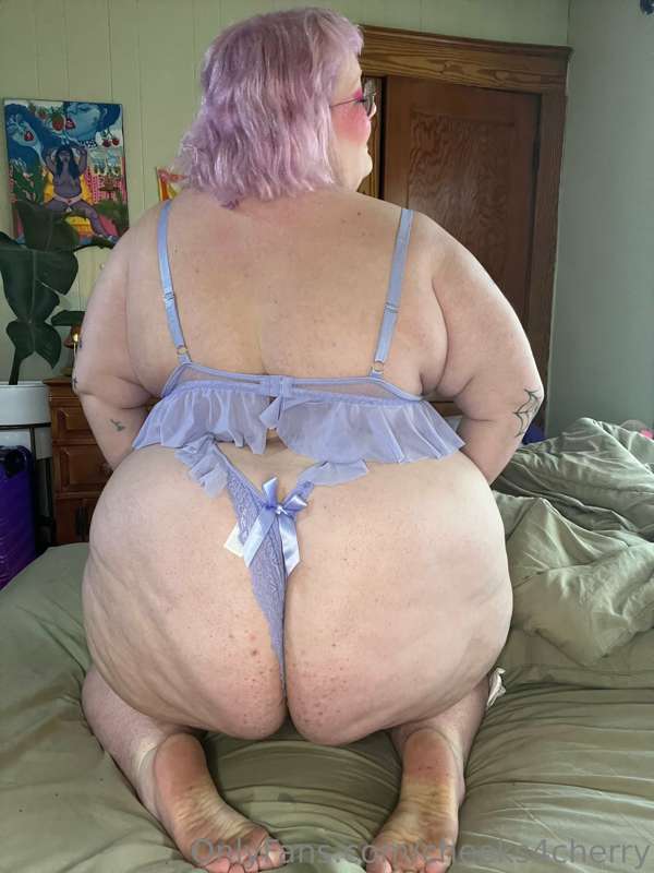 cheeks4cherry image #4