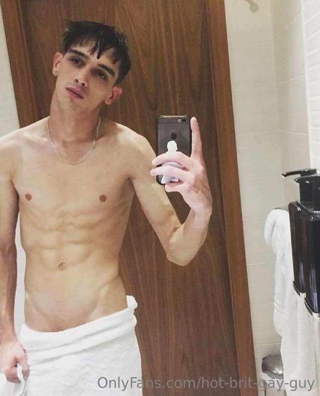 hot-brit-gay-guy
