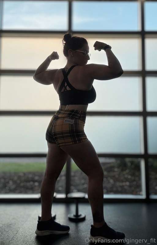 Leg day but finish with shoulders 