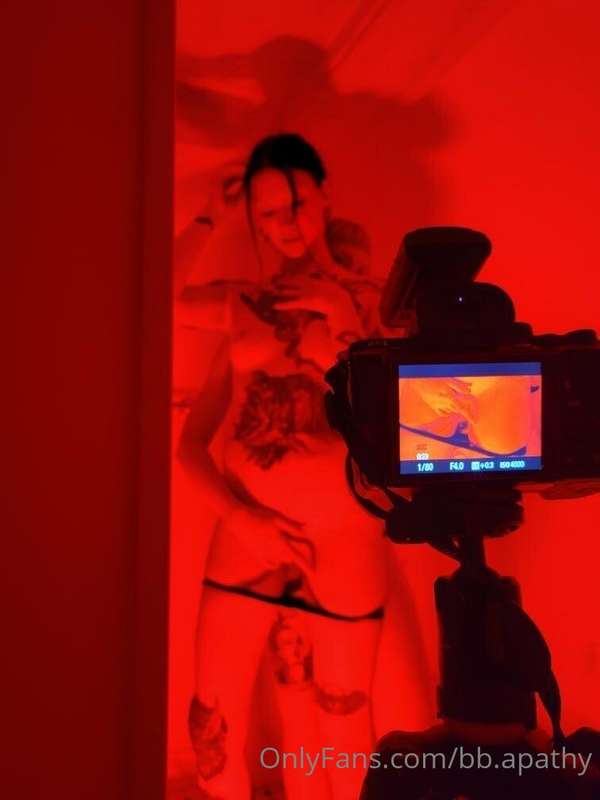 I’m in a good mood this morning  - here’s some bts of me n @..