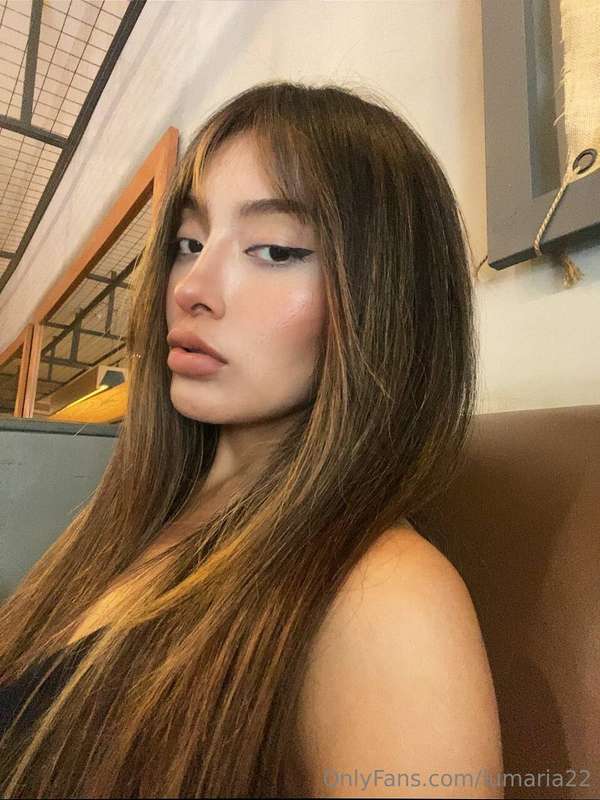 hello bby 
I am a petite girl who loves to model sexy linger..